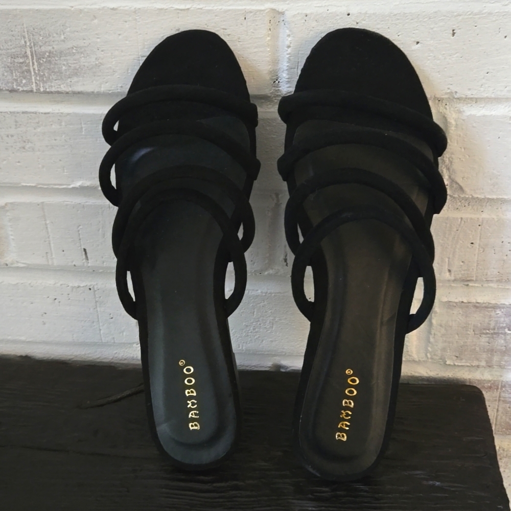 Bamboo Zest-05S Women's Flat Strap Sandals, color black, size 10.